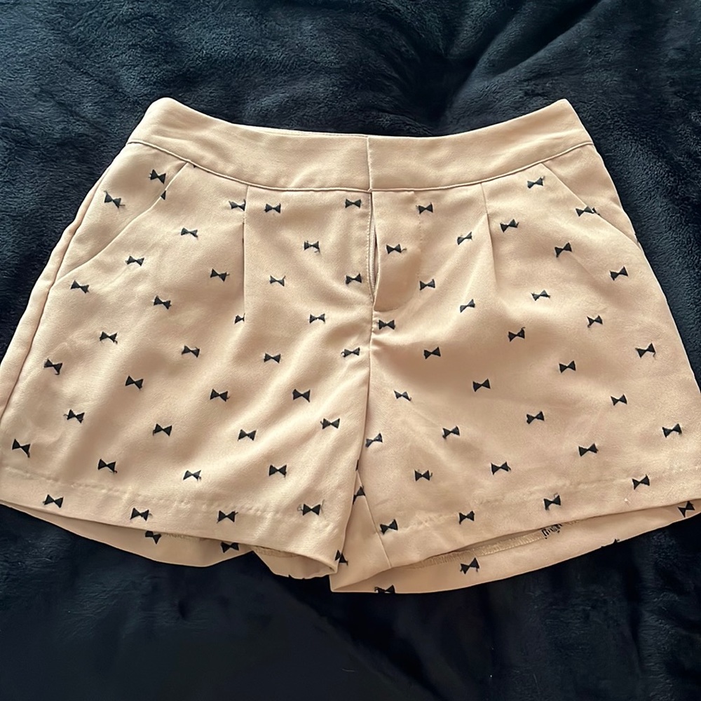 LC Lauren Conrad Tan Size 0 Shorts with Black Bow design